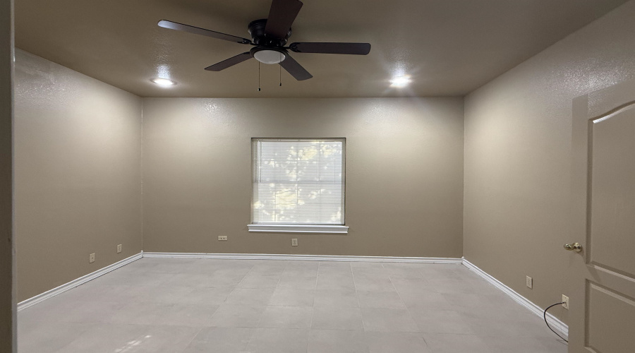 1401 Gustavus St, Laredo, Texas 78040, 2 Bedrooms Bedrooms, 5 Rooms Rooms,1 BathroomBathrooms,Residential,For Rent,1401 Gustavus St,20263606