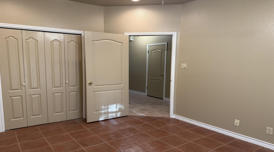 1401 Gustavus St, Laredo, Texas 78040, 2 Bedrooms Bedrooms, 5 Rooms Rooms,1 BathroomBathrooms,Residential,For Rent,1401 Gustavus St,20263606
