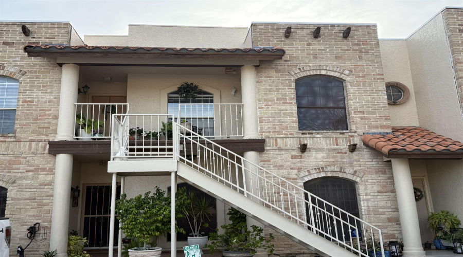 1401 Gustavus St, Laredo, Texas 78040, 2 Bedrooms Bedrooms, 5 Rooms Rooms,1 BathroomBathrooms,Residential,For Rent,1401 Gustavus St,20263606