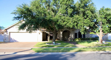 1013 King Ln, Laredo, Texas 78045, 3 Bedrooms Bedrooms, 6 Rooms Rooms,2 BathroomsBathrooms,Residential,For Sale,1013 King Ln,20263607