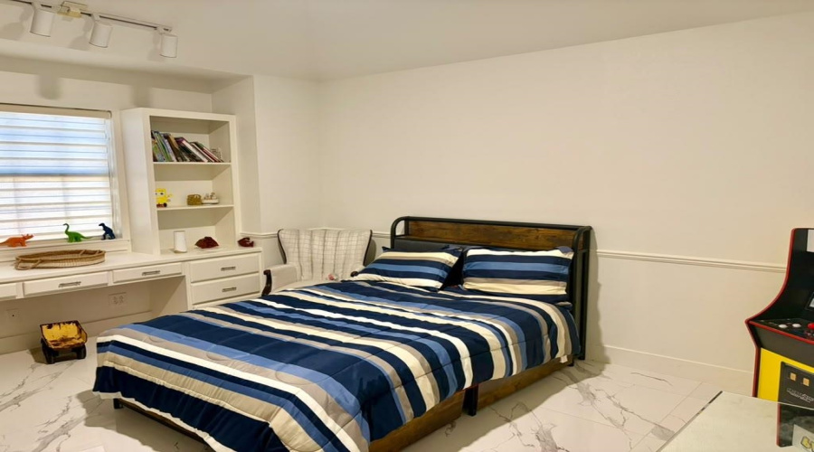 1013 King Ln, Laredo, Texas 78045, 3 Bedrooms Bedrooms, 6 Rooms Rooms,2 BathroomsBathrooms,Residential,For Sale,1013 King Ln,20263607