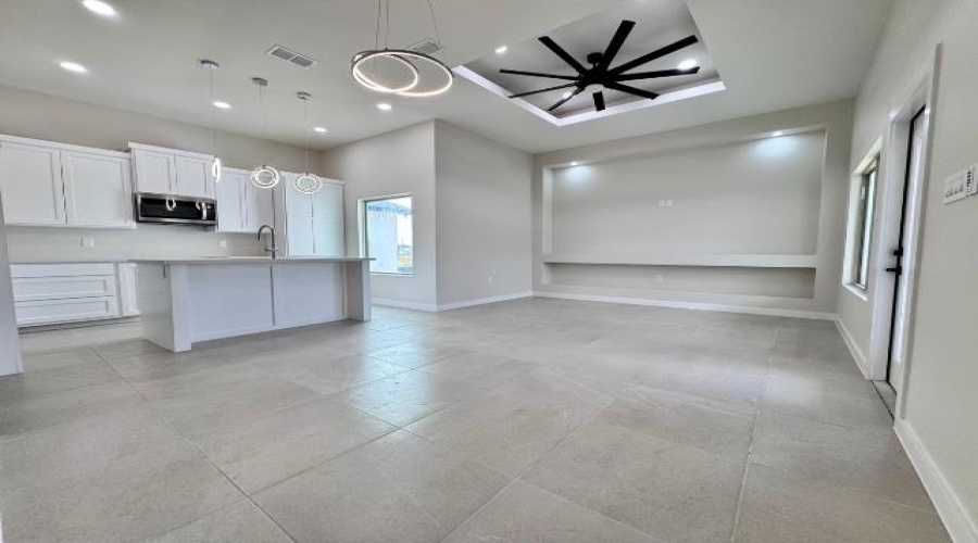 1634 Curriculum Ct., Laredo, Texas 78046, 3 Bedrooms Bedrooms, 6 Rooms Rooms,2 BathroomsBathrooms,Residential,For Sale,1634 Curriculum Ct.,20263609