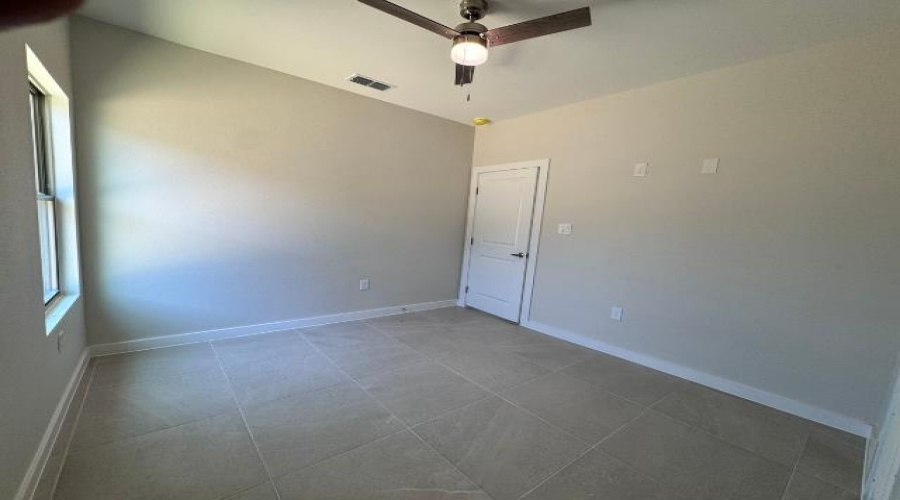 1201 Noyola Loop, Laredo, Texas 78046, 4 Bedrooms Bedrooms, 6 Rooms Rooms,2 BathroomsBathrooms,Residential,For Sale,1201 Noyola Loop,20263610