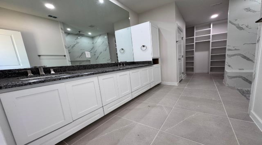 1201 Noyola Loop, Laredo, Texas 78046, 4 Bedrooms Bedrooms, 6 Rooms Rooms,2 BathroomsBathrooms,Residential,For Sale,1201 Noyola Loop,20263610