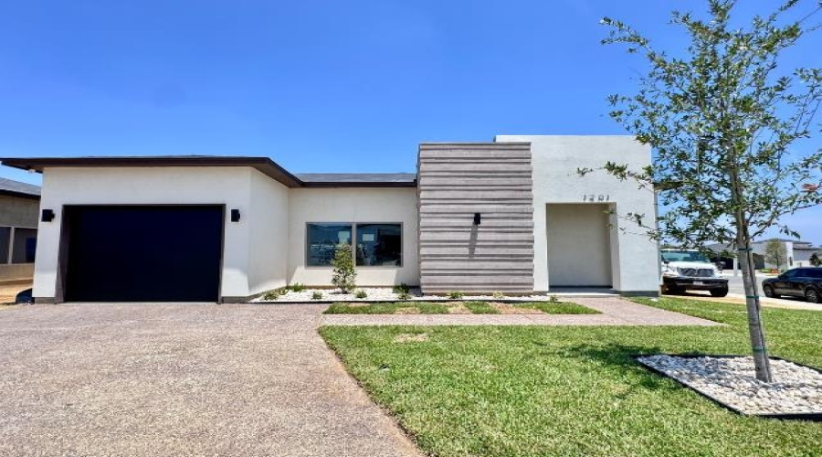 1201 Noyola Loop, Laredo, Texas 78046, 4 Bedrooms Bedrooms, 6 Rooms Rooms,2 BathroomsBathrooms,Residential,For Sale,1201 Noyola Loop,20263610