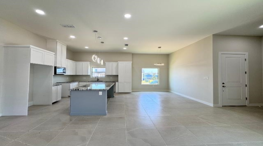 1201 Noyola Loop, Laredo, Texas 78046, 4 Bedrooms Bedrooms, 6 Rooms Rooms,2 BathroomsBathrooms,Residential,For Sale,1201 Noyola Loop,20263610
