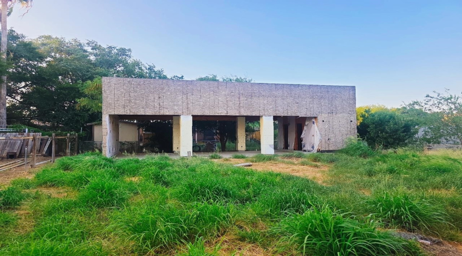 2414 E Frost St, LAREDO, Texas 78043, 3 Bedrooms Bedrooms, 6 Rooms Rooms,2 BathroomsBathrooms,Residential,For Sale,2414 E Frost St,20263612