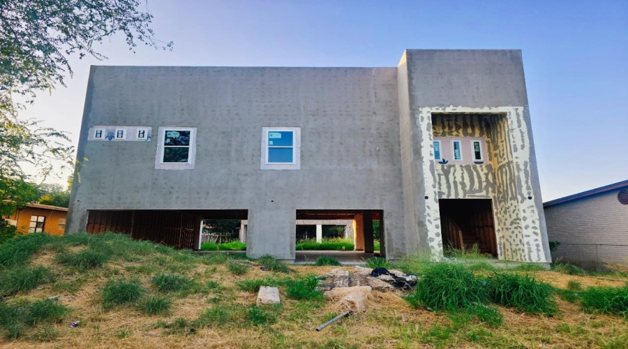 2414 E Frost St, LAREDO, Texas 78043, 3 Bedrooms Bedrooms, 6 Rooms Rooms,2 BathroomsBathrooms,Residential,For Sale,2414 E Frost St,20263612