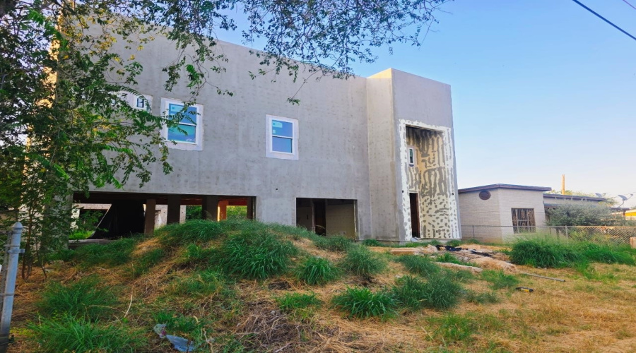 2414 E Frost St, LAREDO, Texas 78043, 3 Bedrooms Bedrooms, 6 Rooms Rooms,2 BathroomsBathrooms,Residential,For Sale,2414 E Frost St,20263612