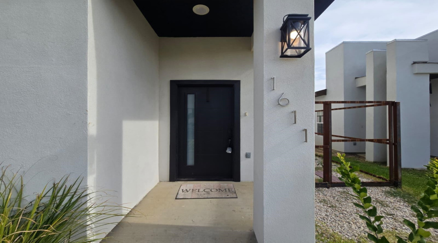 1611 Coba Dr., Laredo, Texas 78046, 4 Bedrooms Bedrooms, 7 Rooms Rooms,2 BathroomsBathrooms,Residential,For Rent,1611 Coba Dr.,20263616