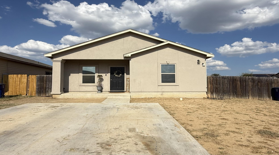 5741 St. Joan of Arc Lp., laredo, Texas 78046-6995, 4 Bedrooms Bedrooms, 6 Rooms Rooms,2 BathroomsBathrooms,Residential,For Sale,5741 St. Joan of Arc Lp.,20263617