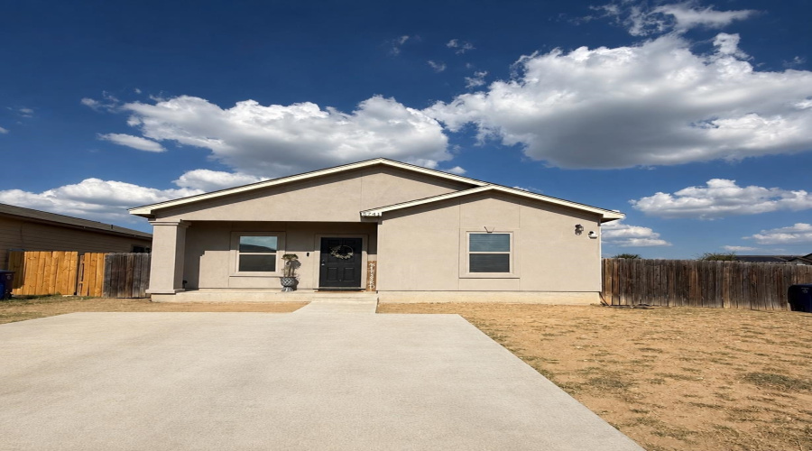 5741 St. Joan of Arc Lp., laredo, Texas 78046-6995, 4 Bedrooms Bedrooms, 6 Rooms Rooms,2 BathroomsBathrooms,Residential,For Sale,5741 St. Joan of Arc Lp.,20263617