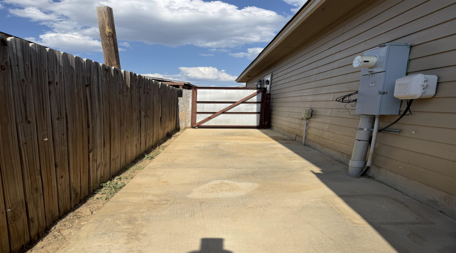 5741 St. Joan of Arc Lp., laredo, Texas 78046-6995, 4 Bedrooms Bedrooms, 6 Rooms Rooms,2 BathroomsBathrooms,Residential,For Sale,5741 St. Joan of Arc Lp.,20263617