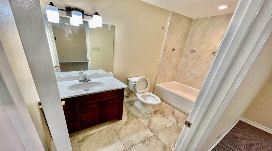 4246 Dorel Dr, Laredo, Texas 78043, 2 Bedrooms Bedrooms, 5 Rooms Rooms,2 BathroomsBathrooms,Residential,For Rent,4246 Dorel Dr,20263618