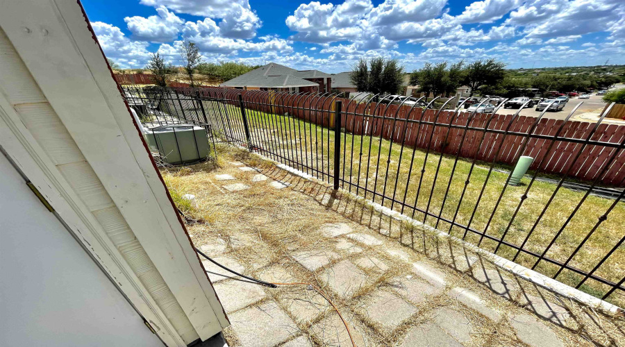 4246 Dorel Dr, Laredo, Texas 78043, 2 Bedrooms Bedrooms, 5 Rooms Rooms,2 BathroomsBathrooms,Residential,For Rent,4246 Dorel Dr,20263618
