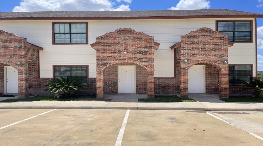 4246 Dorel Dr, Laredo, Texas 78043, 2 Bedrooms Bedrooms, 5 Rooms Rooms,2 BathroomsBathrooms,Residential,For Rent,4246 Dorel Dr,20263618