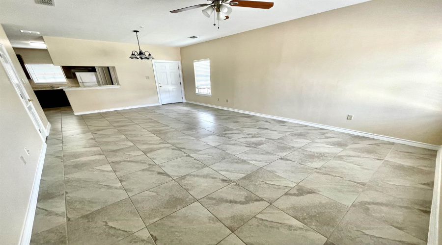4246 Dorel Dr, Laredo, Texas 78043, 2 Bedrooms Bedrooms, 5 Rooms Rooms,2 BathroomsBathrooms,Residential,For Rent,4246 Dorel Dr,20263618