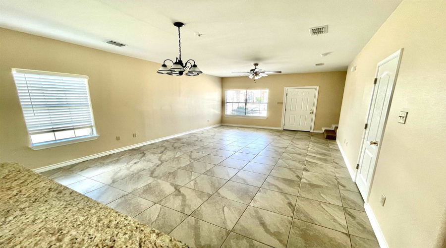 4246 Dorel Dr, Laredo, Texas 78043, 2 Bedrooms Bedrooms, 5 Rooms Rooms,2 BathroomsBathrooms,Residential,For Rent,4246 Dorel Dr,20263618