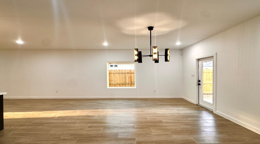 1010 Amezquita Dr., LAREDO, Texas 78045, 3 Bedrooms Bedrooms, 6 Rooms Rooms,2 BathroomsBathrooms,Residential,For Rent,1010 Amezquita Dr.,20263619