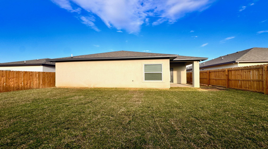 1010 Amezquita Dr., LAREDO, Texas 78045, 3 Bedrooms Bedrooms, 6 Rooms Rooms,2 BathroomsBathrooms,Residential,For Rent,1010 Amezquita Dr.,20263619