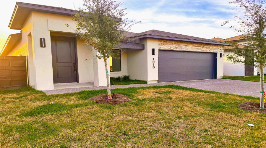 1010 Amezquita Dr., LAREDO, Texas 78045, 3 Bedrooms Bedrooms, 6 Rooms Rooms,2 BathroomsBathrooms,Residential,For Rent,1010 Amezquita Dr.,20263619