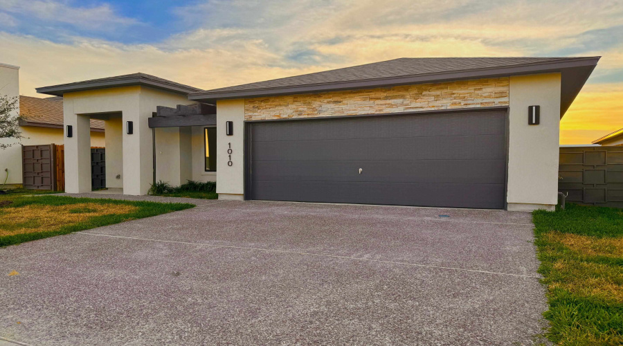 1010 Amezquita Dr., LAREDO, Texas 78045, 3 Bedrooms Bedrooms, 6 Rooms Rooms,2 BathroomsBathrooms,Residential,For Rent,1010 Amezquita Dr.,20263619
