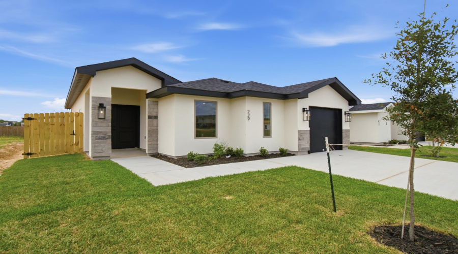 229 Lusitano Dr., Laredo, Texas 78046, 3 Bedrooms Bedrooms, 4 Rooms Rooms,2 BathroomsBathrooms,Residential,For Sale,229 Lusitano Dr.,20263621