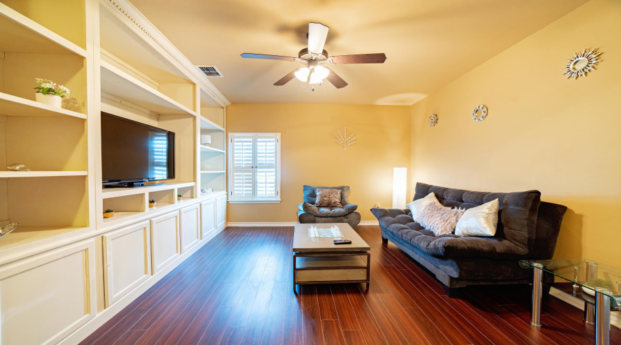401 Sabal Loop, Laredo, Texas 78045, 6 Bedrooms Bedrooms, 8 Rooms Rooms,4 BathroomsBathrooms,Residential,For Sale,401 Sabal Loop,20263623