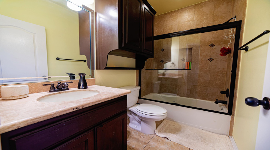 401 Sabal Loop, Laredo, Texas 78045, 6 Bedrooms Bedrooms, 8 Rooms Rooms,4 BathroomsBathrooms,Residential,For Sale,401 Sabal Loop,20263623