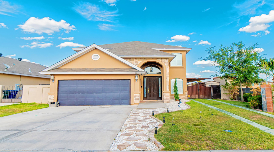 401 Sabal Loop, Laredo, Texas 78045, 6 Bedrooms Bedrooms, 8 Rooms Rooms,4 BathroomsBathrooms,Residential,For Sale,401 Sabal Loop,20263623