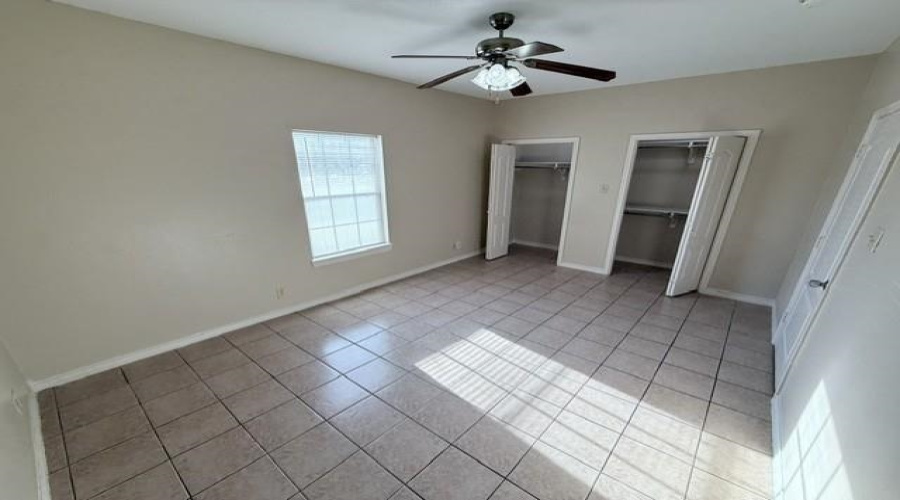 1001 E Travis St, Laredo, Texas 78041, 2 Bedrooms Bedrooms, 4 Rooms Rooms,1 BathroomBathrooms,Residential,For Rent,1001 E Travis St,20263624