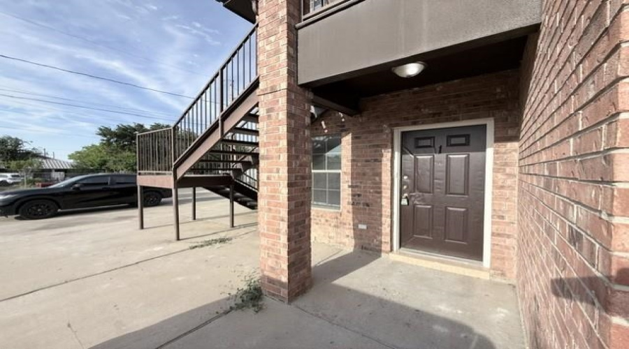 1001 E Travis St, Laredo, Texas 78041, 2 Bedrooms Bedrooms, 4 Rooms Rooms,1 BathroomBathrooms,Residential,For Rent,1001 E Travis St,20263624