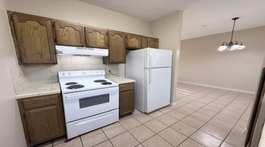 1001 E Travis St, Laredo, Texas 78041, 2 Bedrooms Bedrooms, 4 Rooms Rooms,1 BathroomBathrooms,Residential,For Rent,1001 E Travis St,20263624