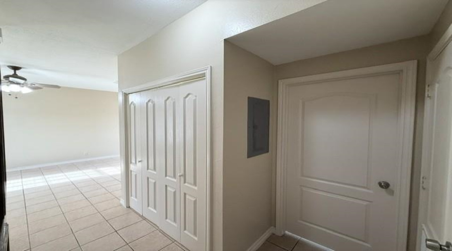 1001 E Travis St, Laredo, Texas 78041, 2 Bedrooms Bedrooms, 4 Rooms Rooms,1 BathroomBathrooms,Residential,For Rent,1001 E Travis St,20263624