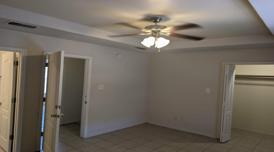 4101 Tilden Ave, Laredo, Texas 78041, 2 Bedrooms Bedrooms, 4 Rooms Rooms,2 BathroomsBathrooms,Residential,For Sale,4101 Tilden Ave,20263625