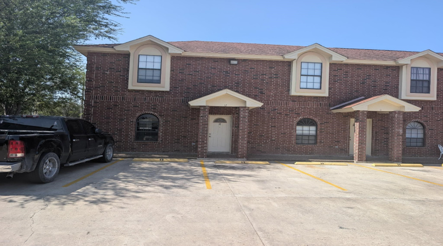 4101 Tilden Ave, Laredo, Texas 78041, 2 Bedrooms Bedrooms, 4 Rooms Rooms,2 BathroomsBathrooms,Residential,For Sale,4101 Tilden Ave,20263625