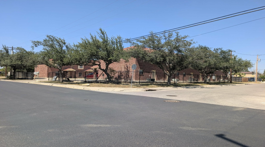 4101 Tilden Ave, Laredo, Texas 78041, 2 Bedrooms Bedrooms, 4 Rooms Rooms,2 BathroomsBathrooms,Residential,For Sale,4101 Tilden Ave,20263625