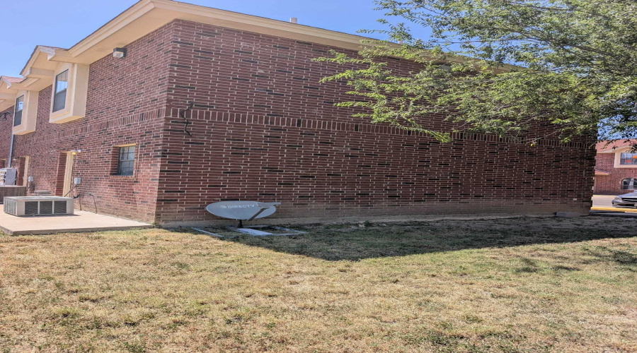 4101 Tilden Ave, Laredo, Texas 78041, 2 Bedrooms Bedrooms, 4 Rooms Rooms,2 BathroomsBathrooms,Residential,For Sale,4101 Tilden Ave,20263625