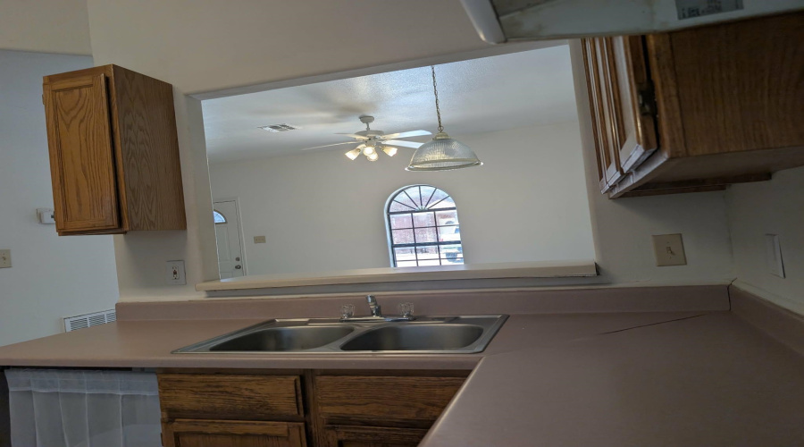 4101 Tilden Ave, Laredo, Texas 78041, 2 Bedrooms Bedrooms, 4 Rooms Rooms,2 BathroomsBathrooms,Residential,For Sale,4101 Tilden Ave,20263625