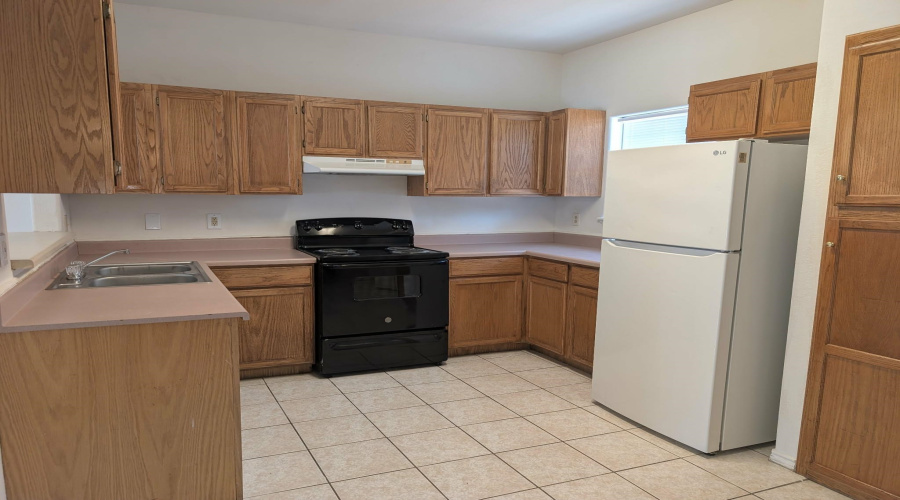 4101 Tilden Ave, Laredo, Texas 78041, 2 Bedrooms Bedrooms, 4 Rooms Rooms,2 BathroomsBathrooms,Residential,For Sale,4101 Tilden Ave,20263625