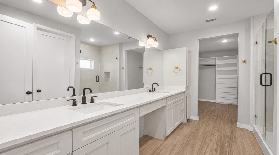 1227 Sambar Lp, Laredo, Texas 78045, 4 Bedrooms Bedrooms, 6 Rooms Rooms,3 BathroomsBathrooms,Residential,For Sale,1227 Sambar Lp,20263626