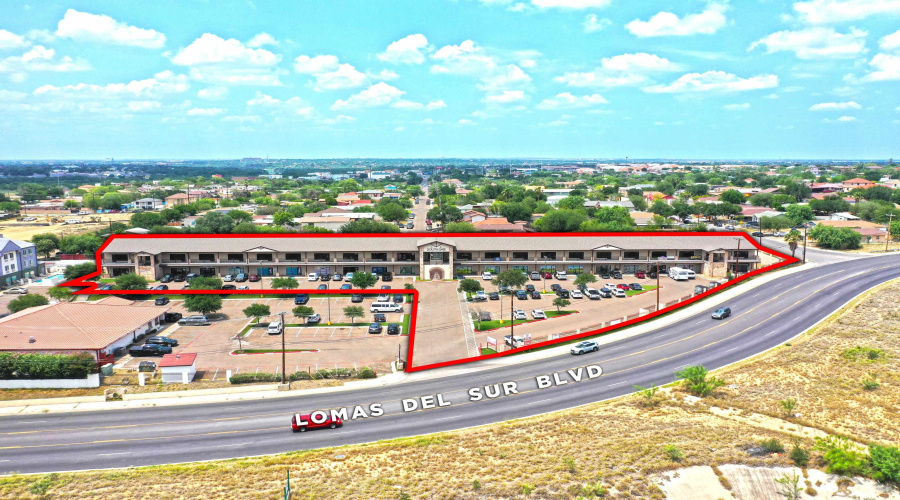 2110 Lomas Del Sur Blvd., Laredo, Texas 78046, 11 Rooms Rooms,4 BathroomsBathrooms,Commercial retail/office,For Sale,2110 Lomas Del Sur Blvd.,20252084