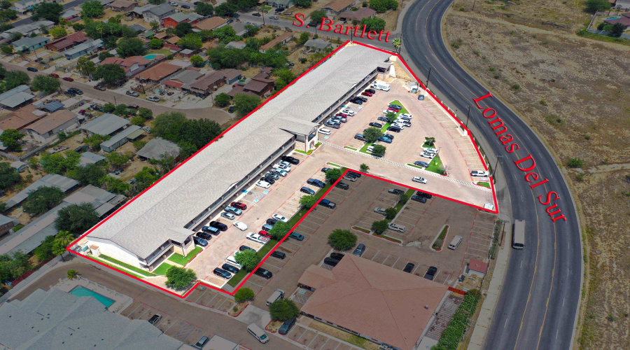 2110 Lomas Del Sur Blvd., Laredo, Texas 78046, 11 Rooms Rooms,4 BathroomsBathrooms,Commercial retail/office,For Sale,2110 Lomas Del Sur Blvd.,20252084