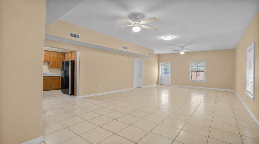 315 W Saunders St, Laredo, Texas 78041, 1 Room Rooms,3 BathroomsBathrooms,Commercial retail/office,For Sale,315 W Saunders St,20263631