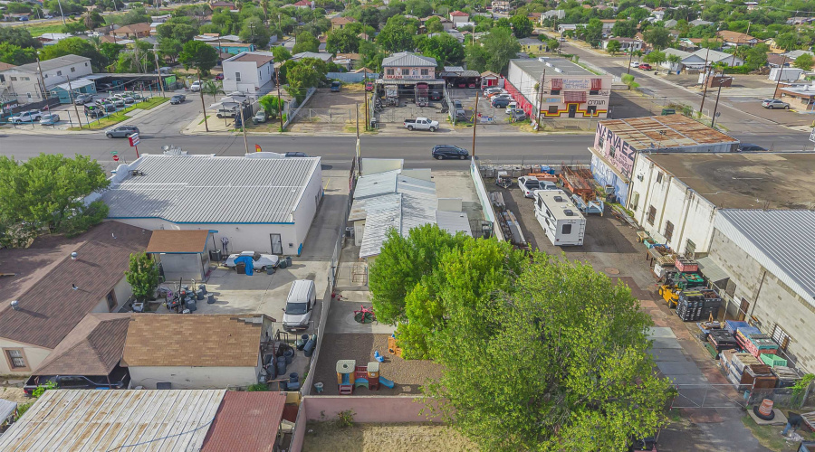 315 W Saunders St, Laredo, Texas 78041, 1 Room Rooms,3 BathroomsBathrooms,Commercial retail/office,For Sale,315 W Saunders St,20263631