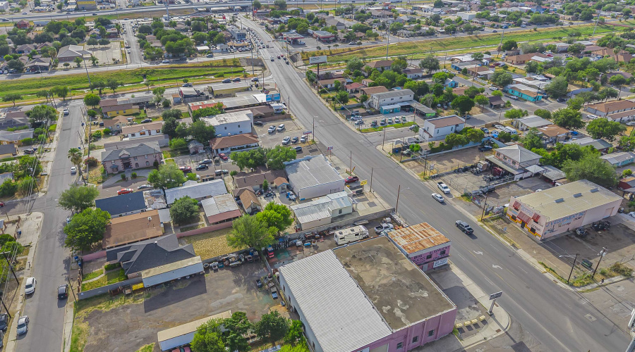 315 W Saunders St, Laredo, Texas 78041, 1 Room Rooms,3 BathroomsBathrooms,Commercial retail/office,For Sale,315 W Saunders St,20263631