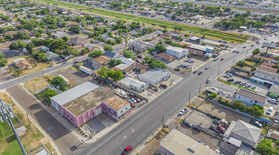 315 W Saunders St, Laredo, Texas 78041, 1 Room Rooms,3 BathroomsBathrooms,Commercial retail/office,For Sale,315 W Saunders St,20263631