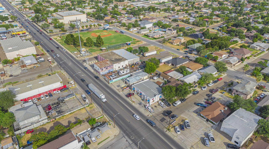 315 W Saunders St, Laredo, Texas 78041, 1 Room Rooms,3 BathroomsBathrooms,Commercial retail/office,For Sale,315 W Saunders St,20263631
