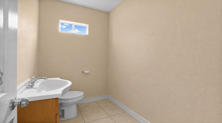 315 W Saunders St, Laredo, Texas 78041, 1 Room Rooms,3 BathroomsBathrooms,Commercial retail/office,For Sale,315 W Saunders St,20263631