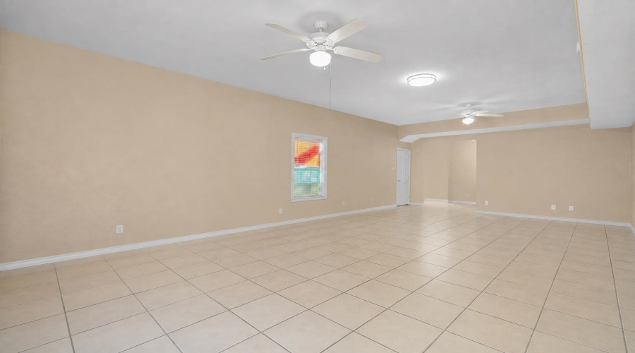 315 W Saunders St, Laredo, Texas 78041, 1 Room Rooms,3 BathroomsBathrooms,Commercial retail/office,For Sale,315 W Saunders St,20263631